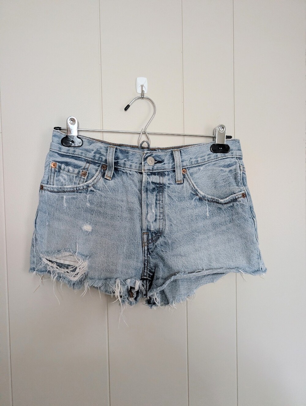 Light-Wash Distressed  Button Up Levi's 501 Cut-Off Jean Shorts Size 25